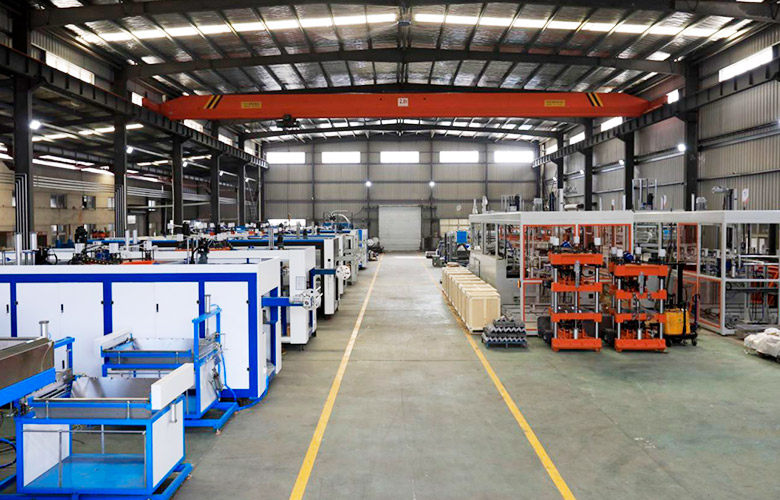 Thermoforming Machine / Machine de tasse en plastique